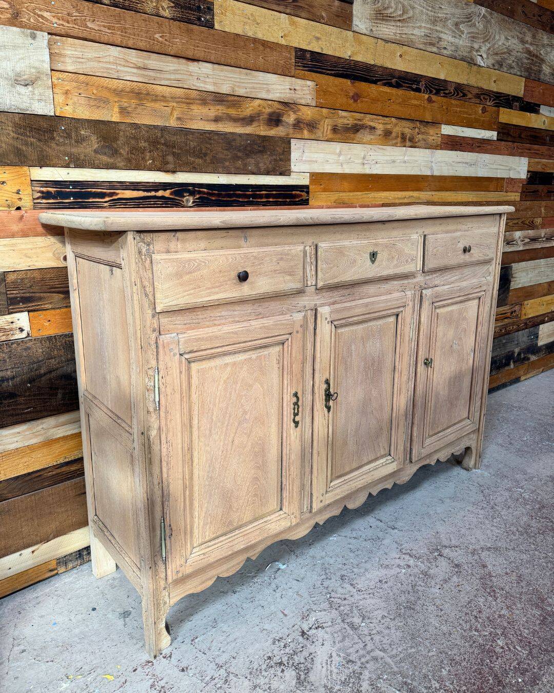 Buffet 3 portes en orme - 19ème siècle