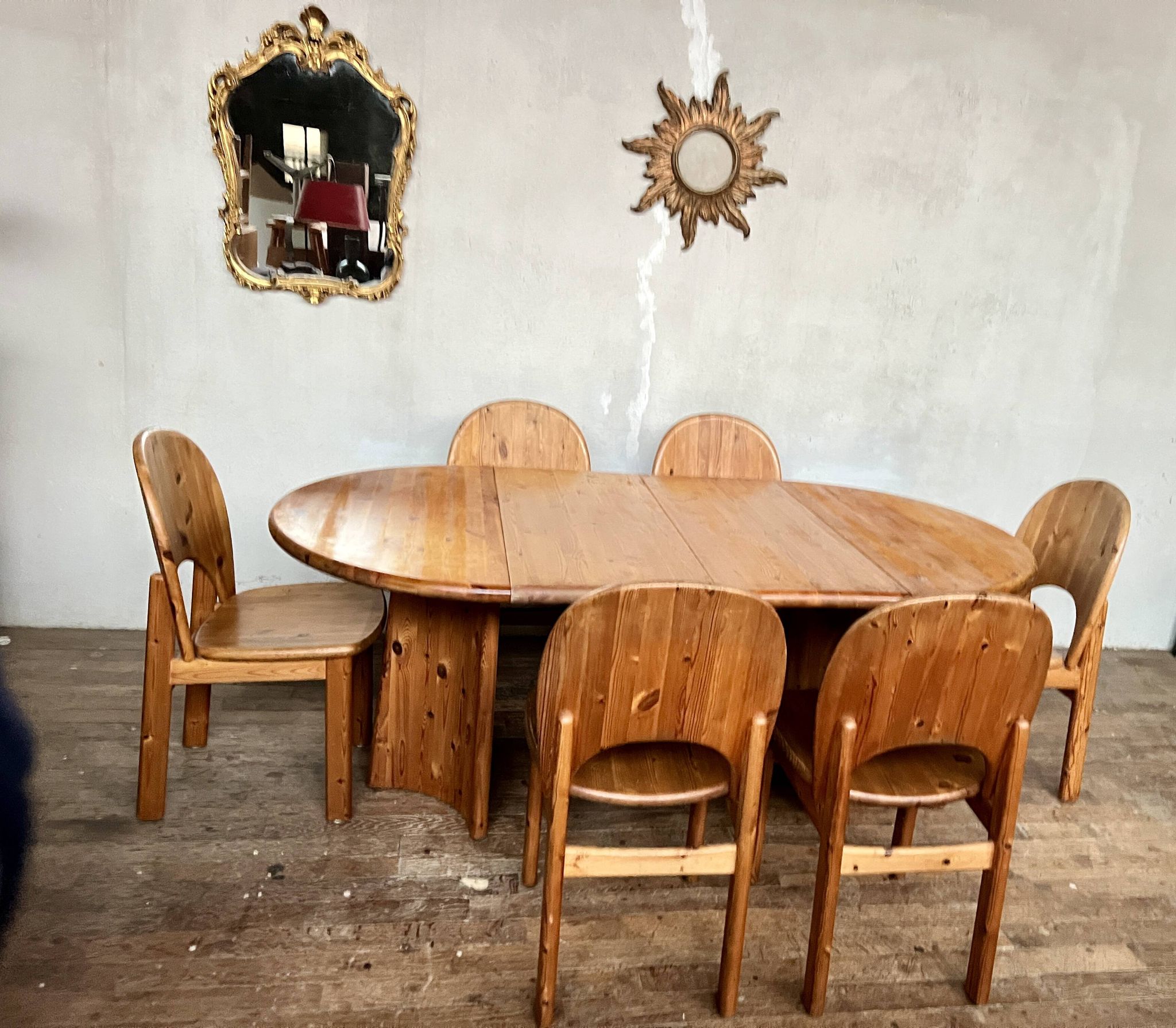 Large Scandinavian pine table - 6 chairs