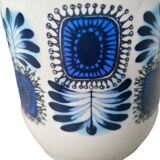 Cups