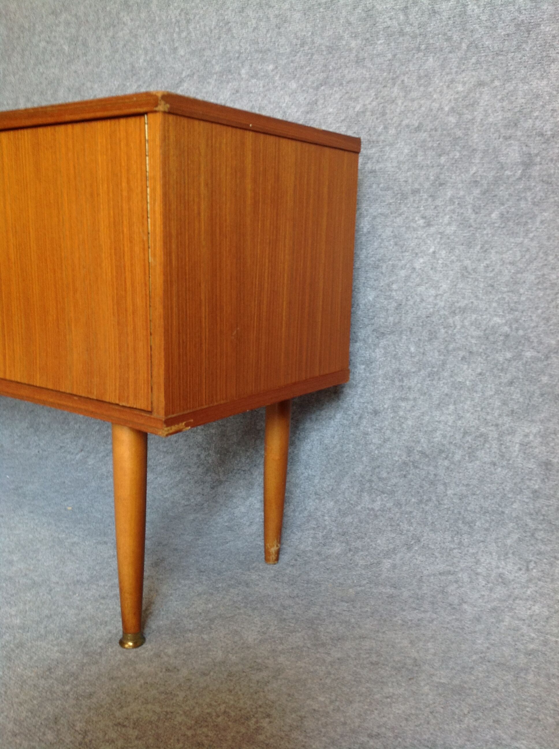 Vntage sideboard