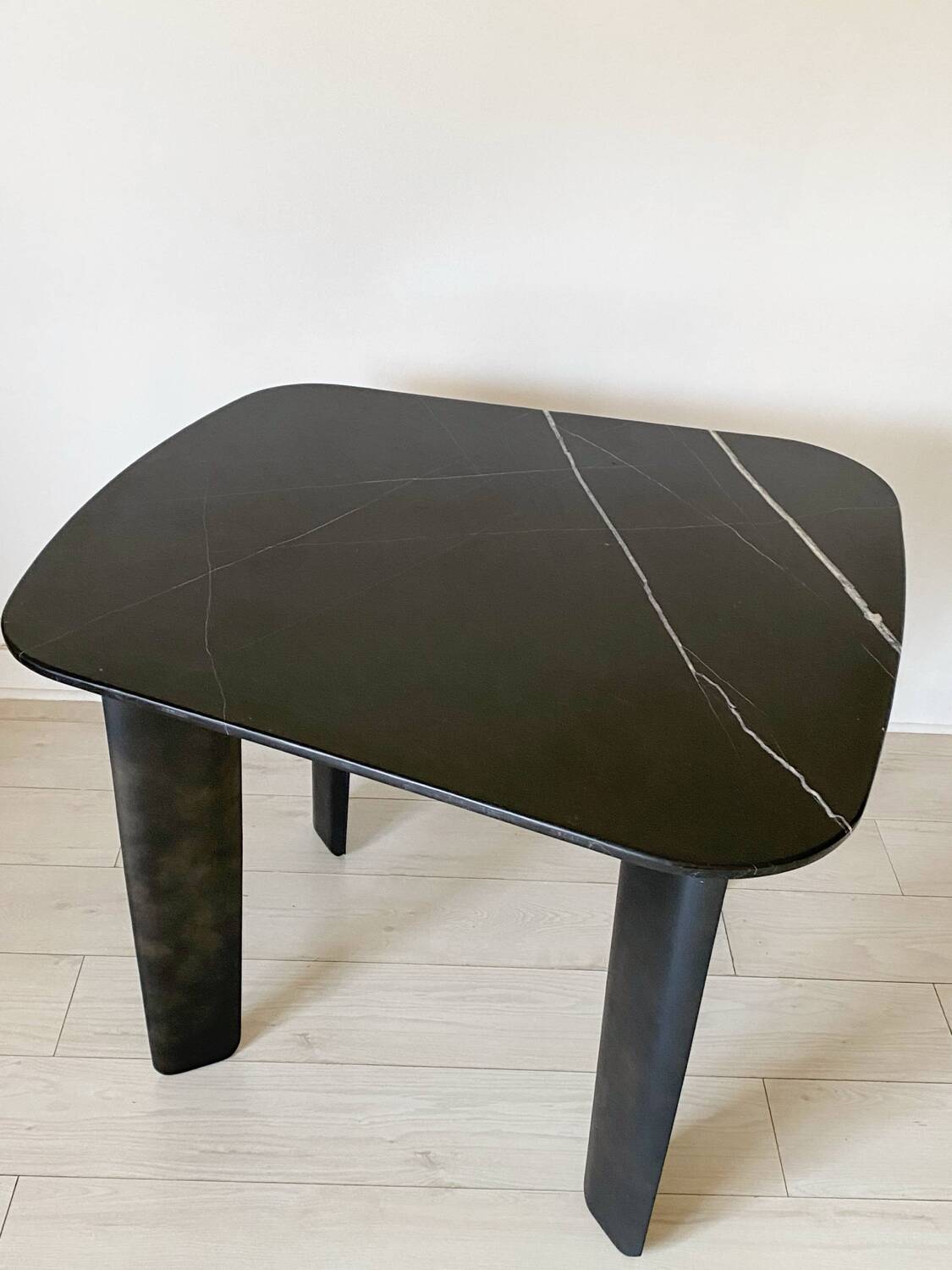 AMPM marble table for 4 people