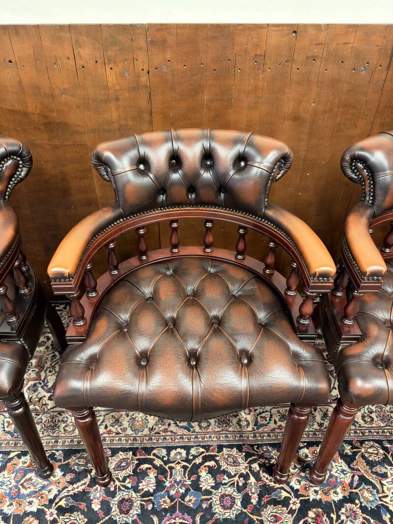 Ensemble de fauteuils Chesterfield anglais classiques