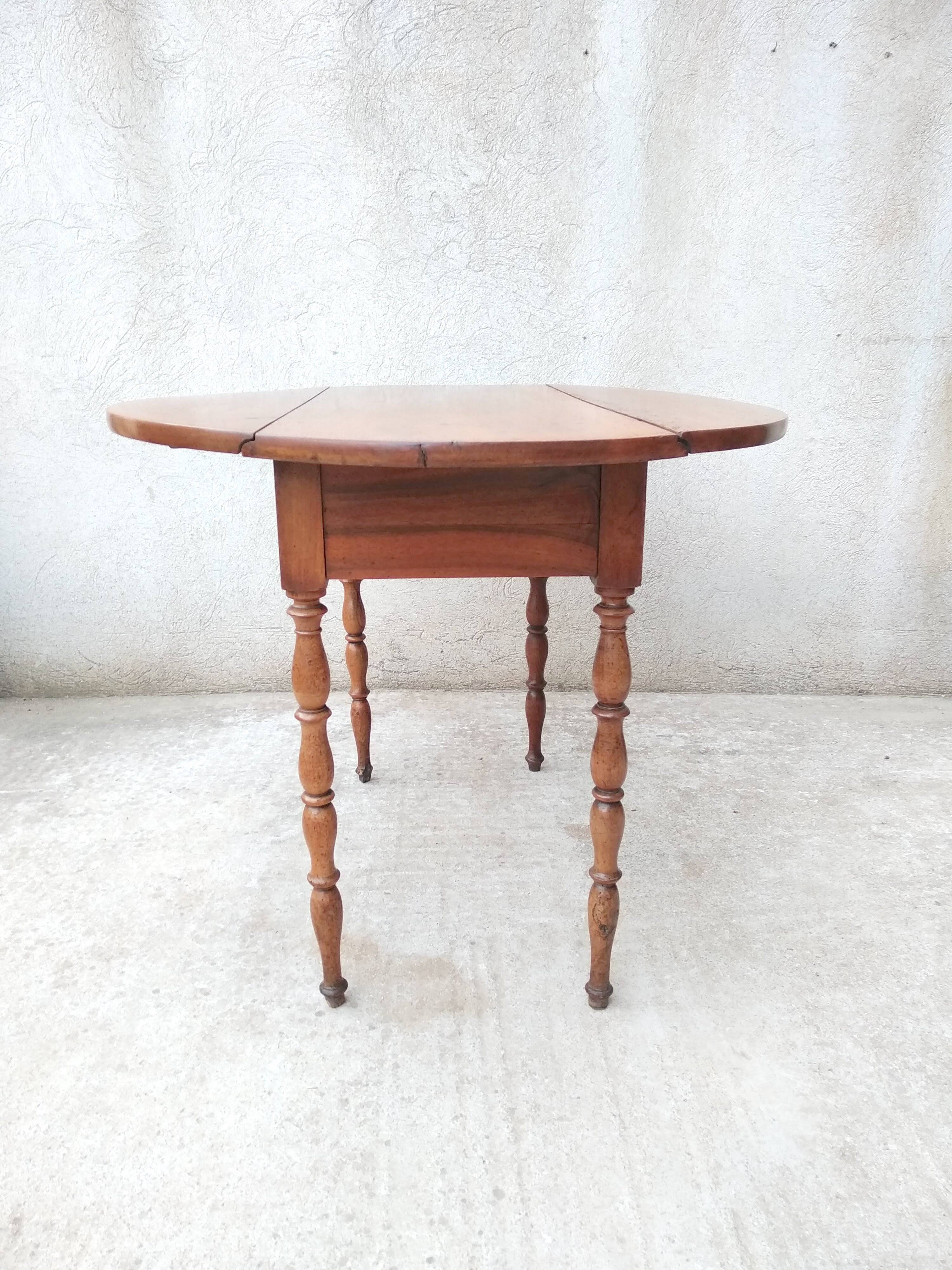 Table ovale à volets style Louis Philippe
