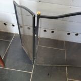 Fire screen with 3 iron leaves and brass ball