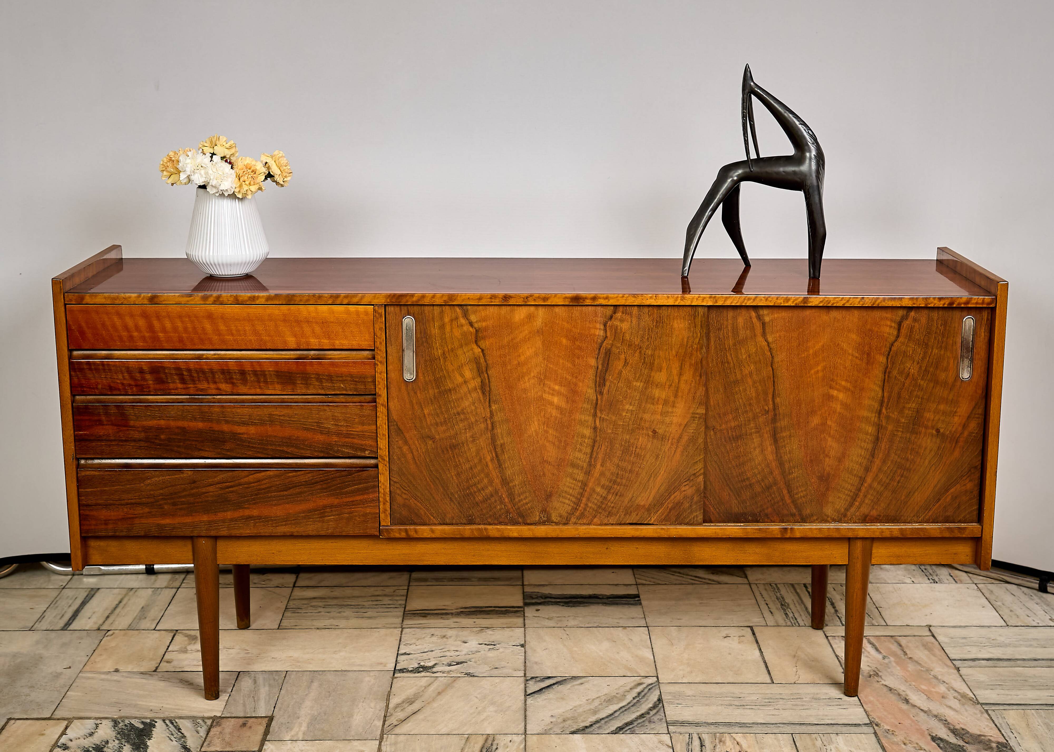 Commode vintage, usine de meubles Bytom, Pologne, années 1960.