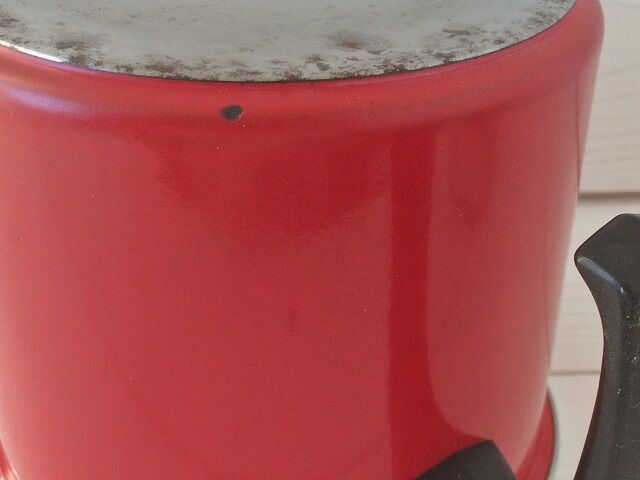 Milk pot - 17 vintage enamelled steel 60/70