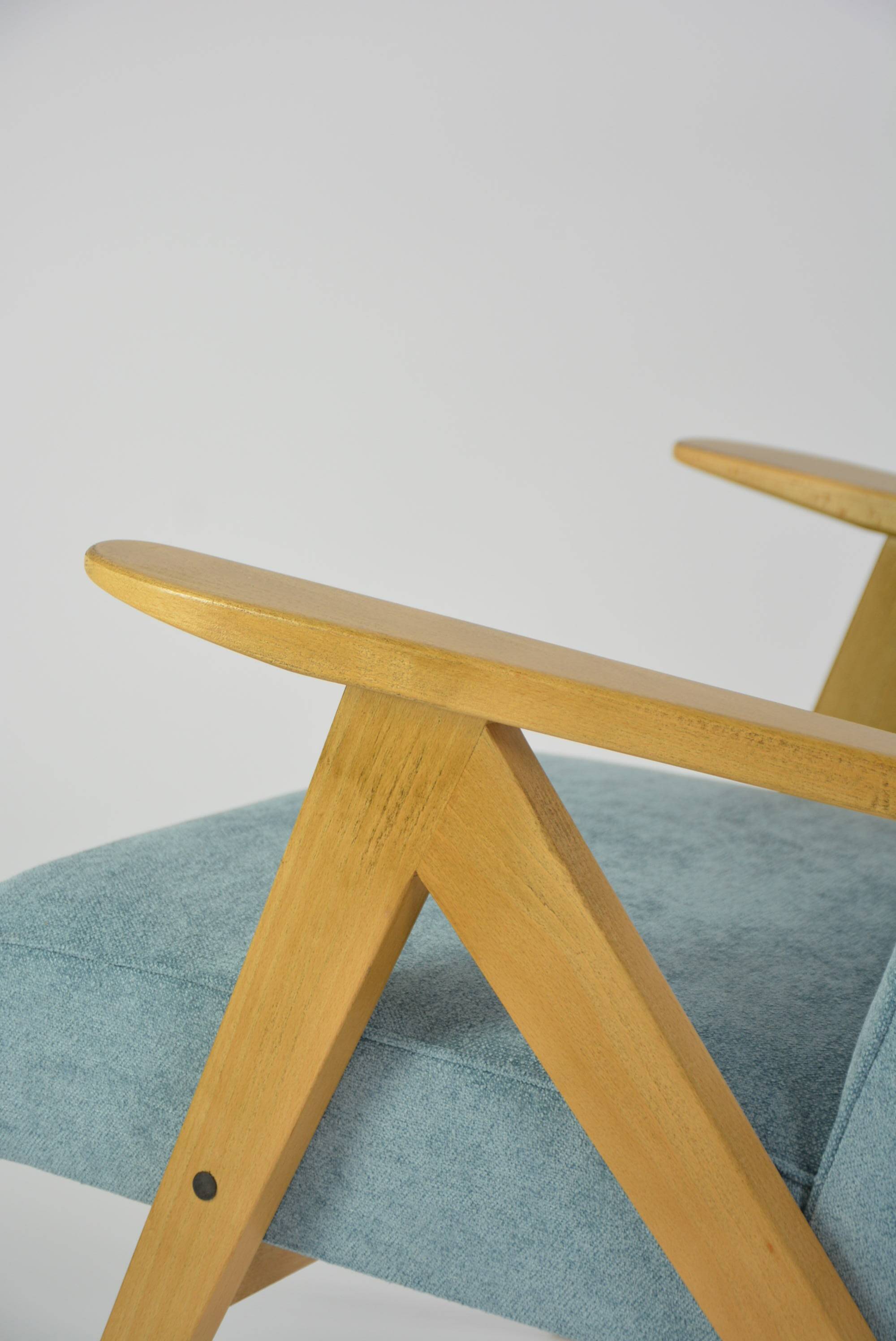 Kompas sky blue tulle armchair