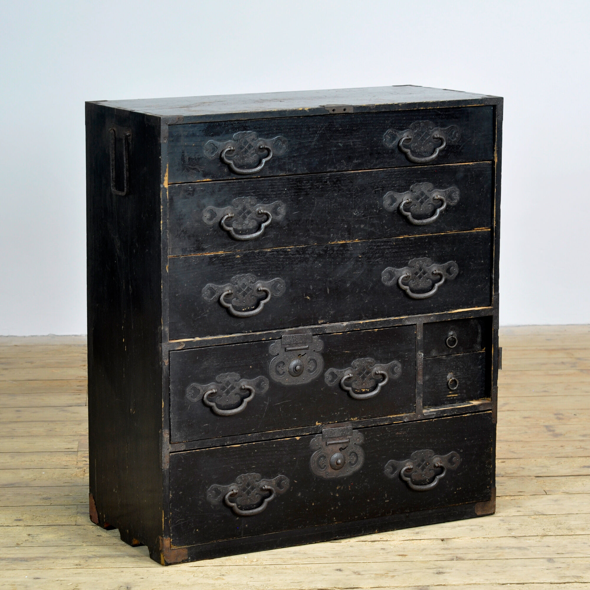 Japanese Tansu chest of drawers, circa 1870