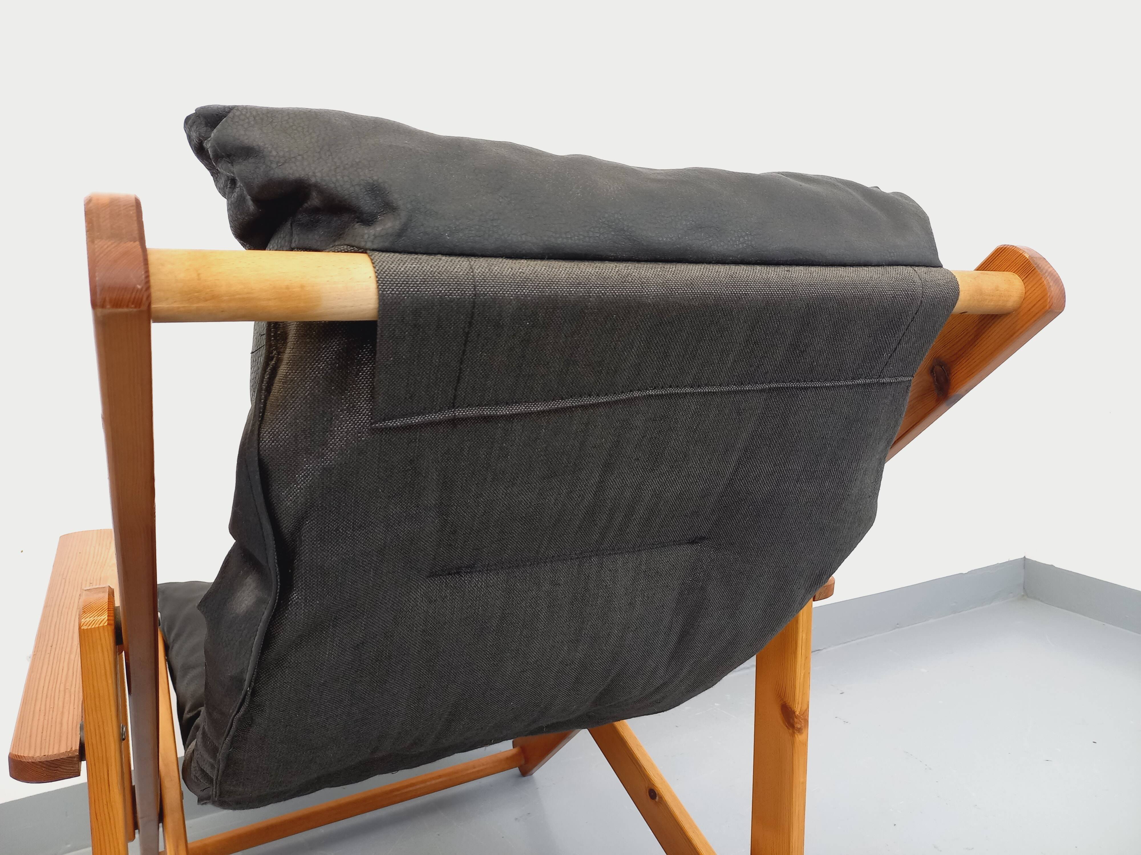 Vintage adjustable folding chaise longue armchair in pine and faux leather