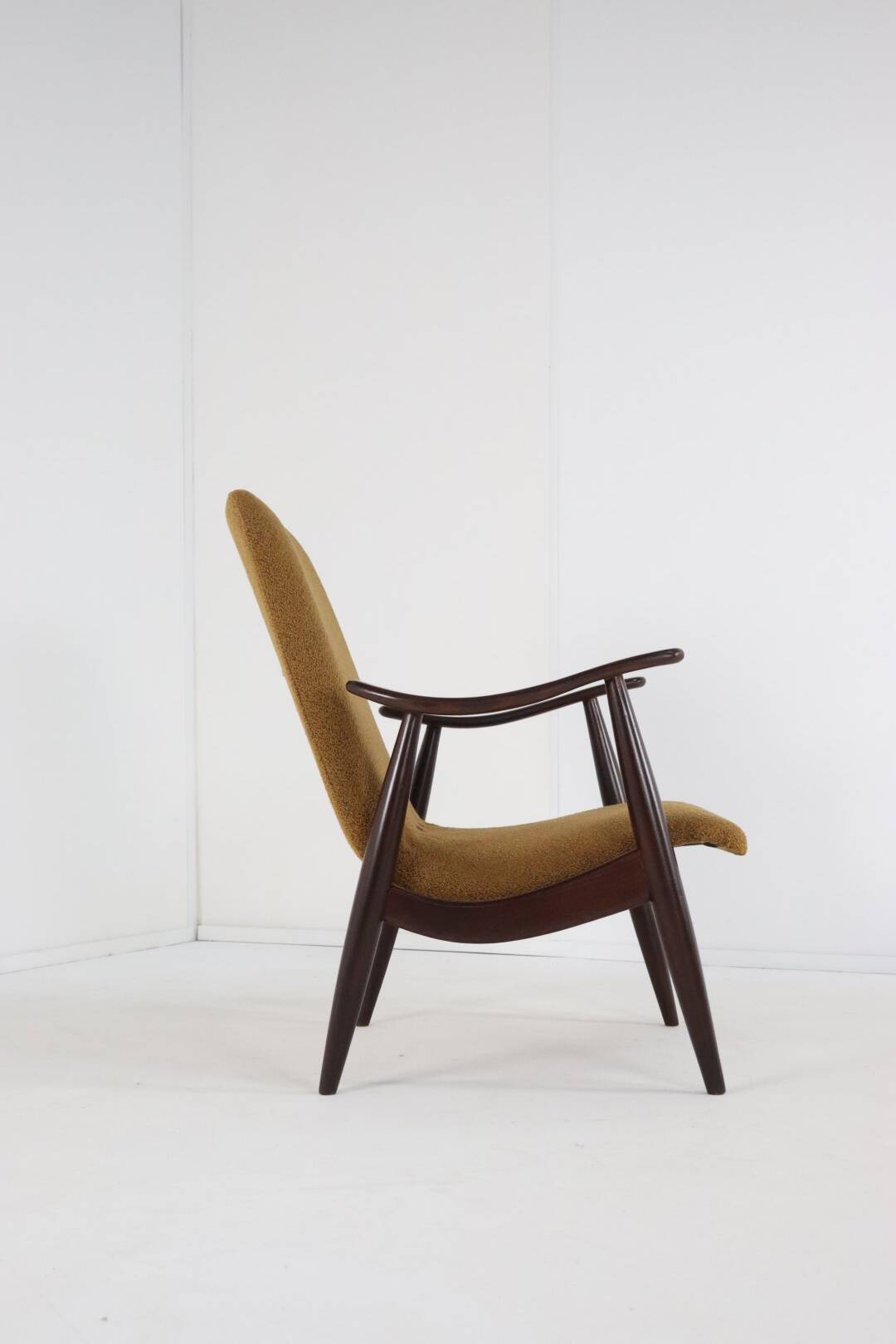 Armchair 'Popkensburg' Attr. Louis van Teeffelen for Wébé | 3 pieces in sto