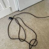 Lampadaire vintage en bois patiné noir et abat-jour rayé