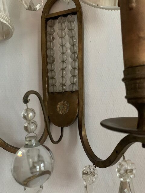 Art deco wall lamp in brass, pearls and tassels
