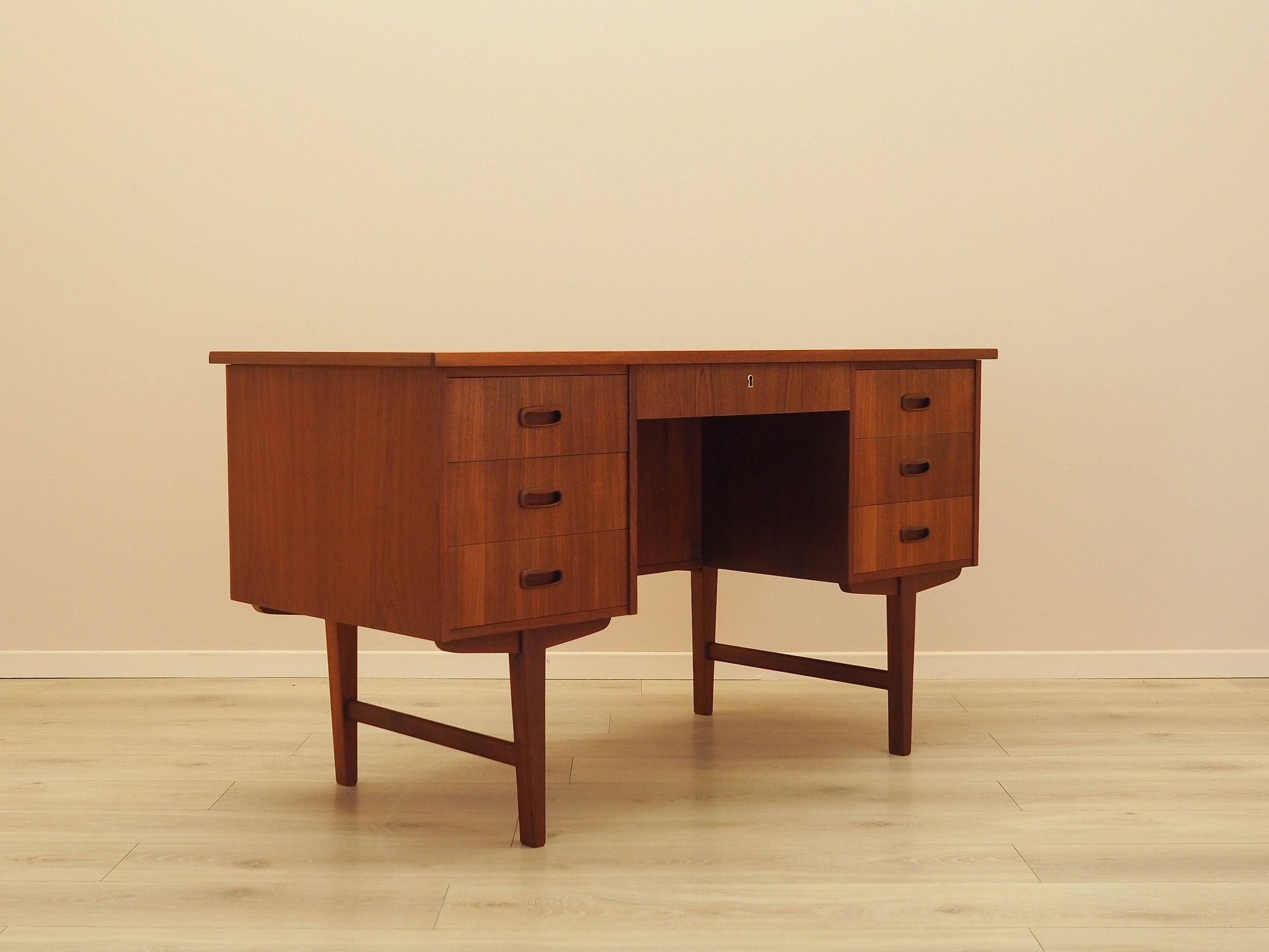 Teak desk, Danish design, 1970s, made in Denmark