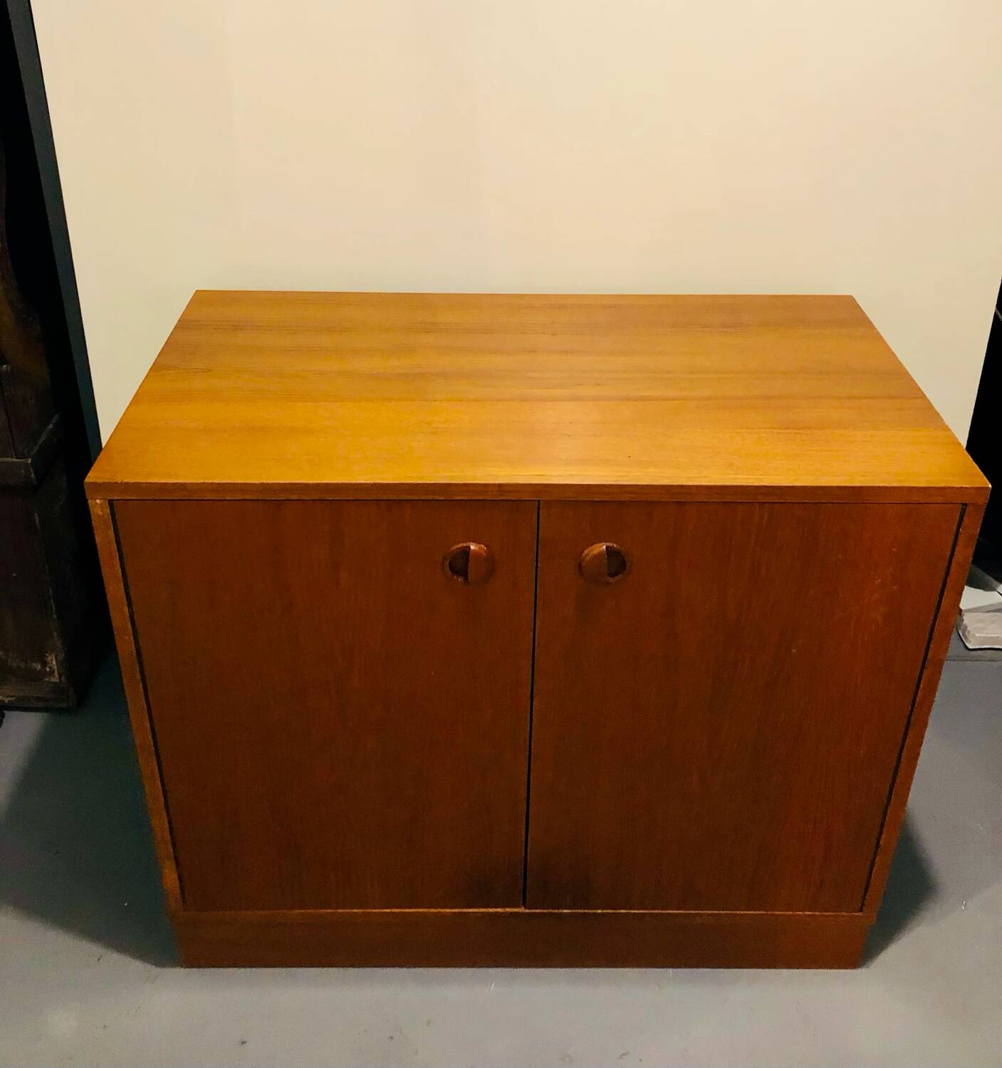 Meuble bas teck vintage scandinave - circa 1960