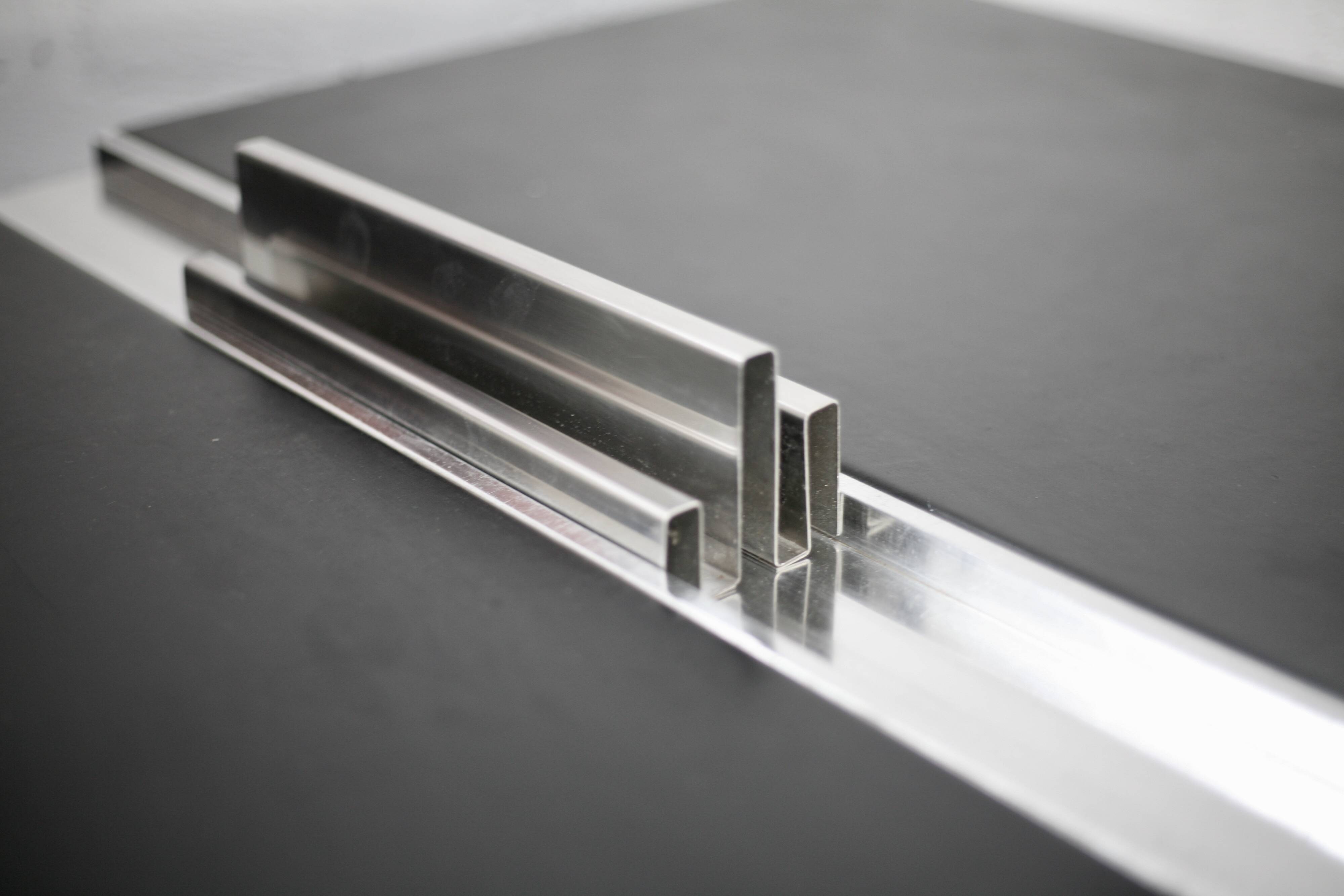 Important office of Guido Faleschini, published by Mrariani. Italy 1970. Space age