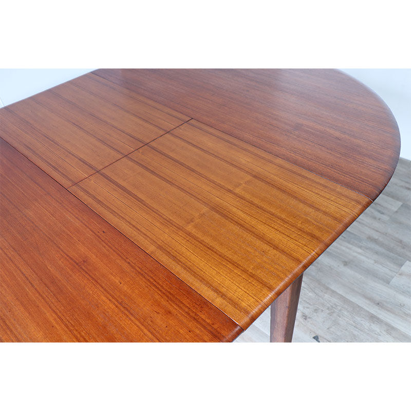 Scandinavian dining table in 1960 extendable teak