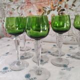 Lot de 9 verres à vin Saint-Louis non estampillés buvant vert Chartreuse