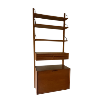 Wall shelf with box