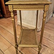Table de salon style Louis XVI en bois peint