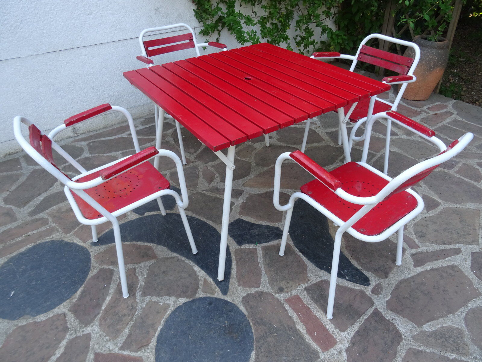 Metal folding table
