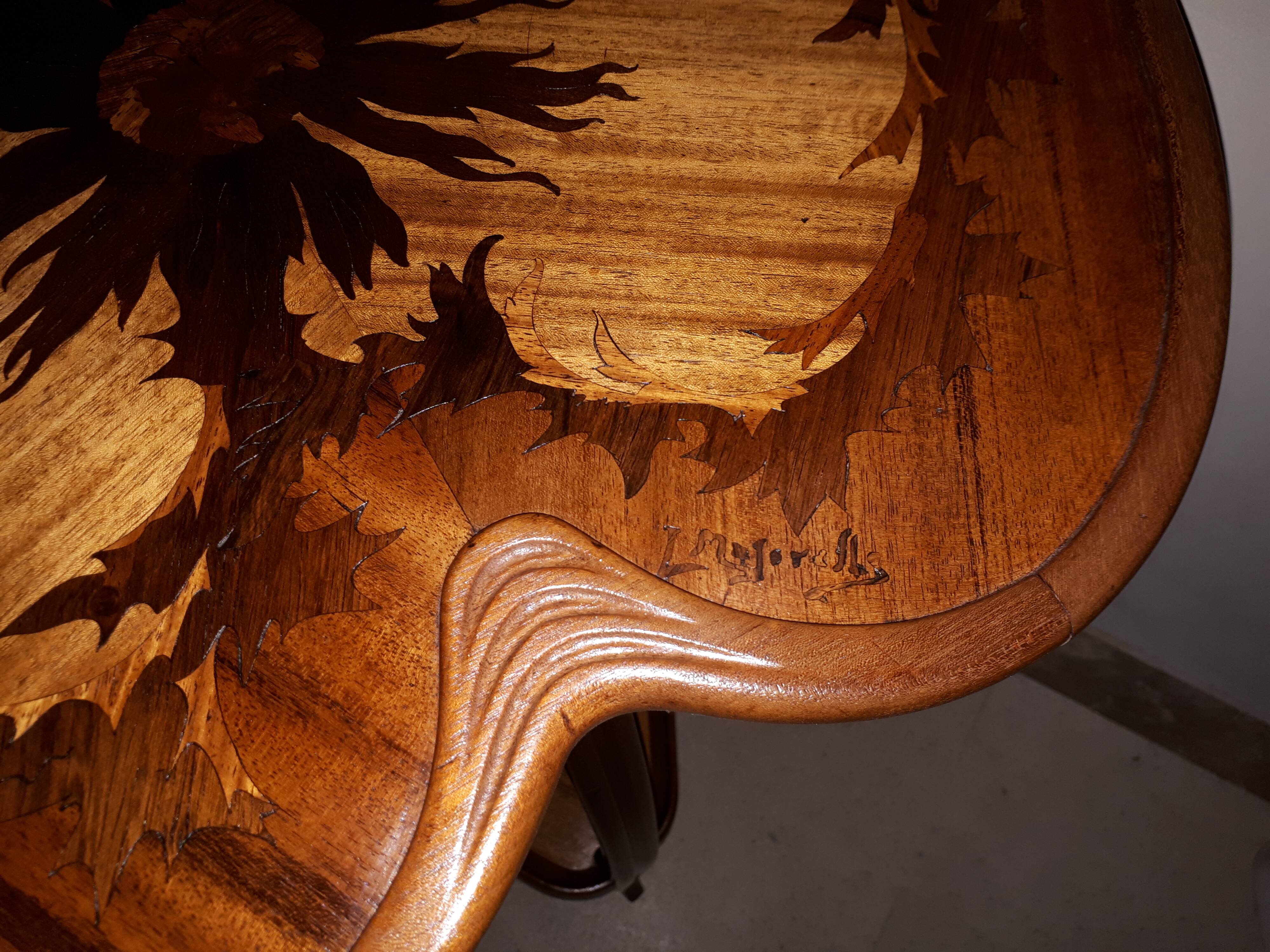 Majorelle pedestal table with thistle