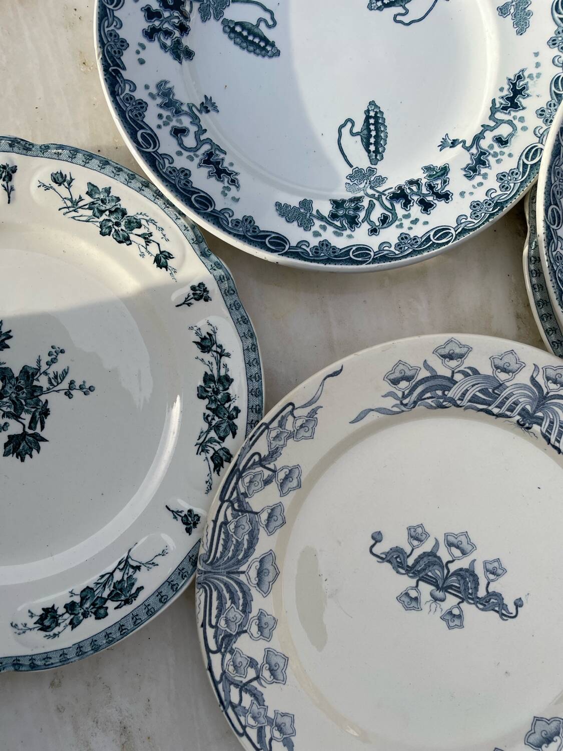 Set of 6 mismatched iron earth flat plates