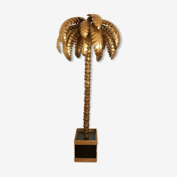 Palm lamppost