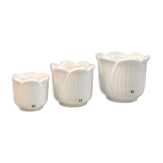 Set of 3 small off-white ceramic pot in the shape of a tulip