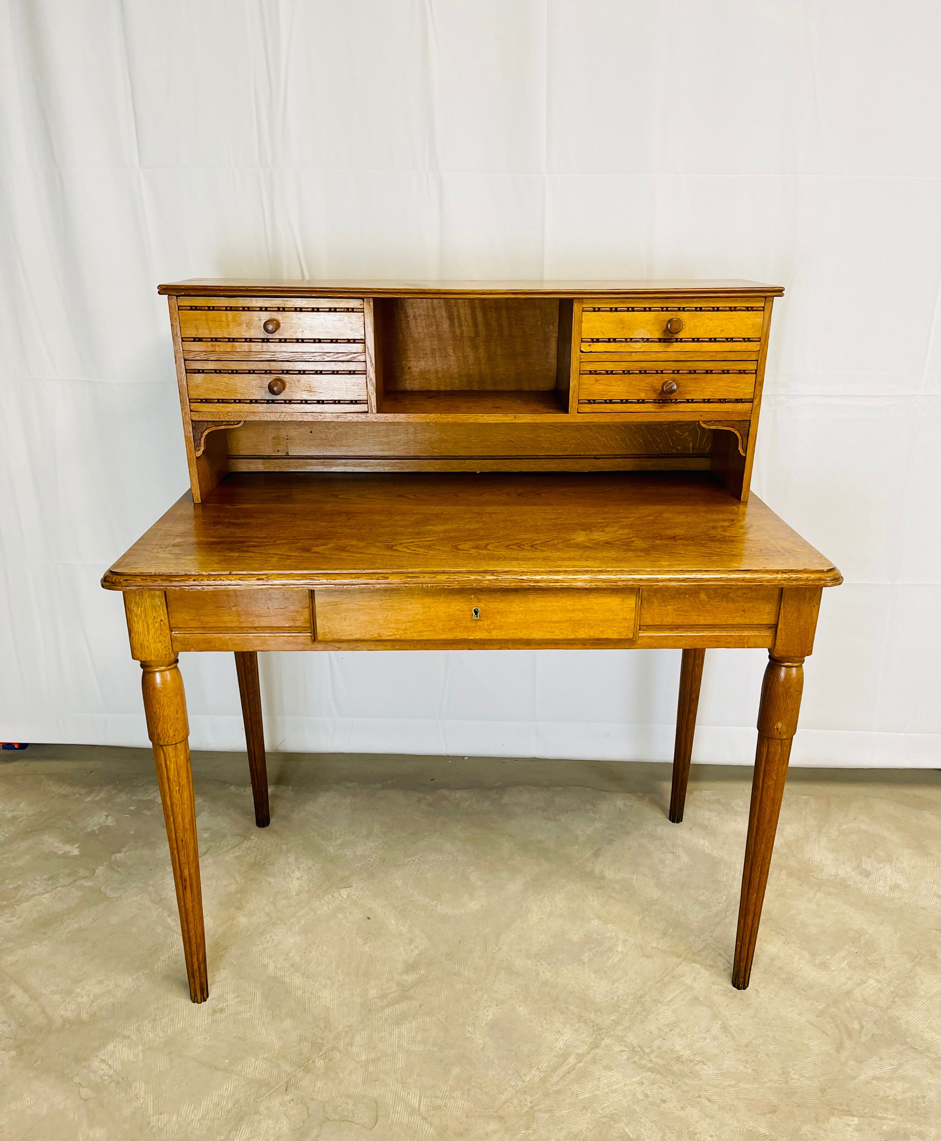 Bureau bonheur du jour en chêne massif