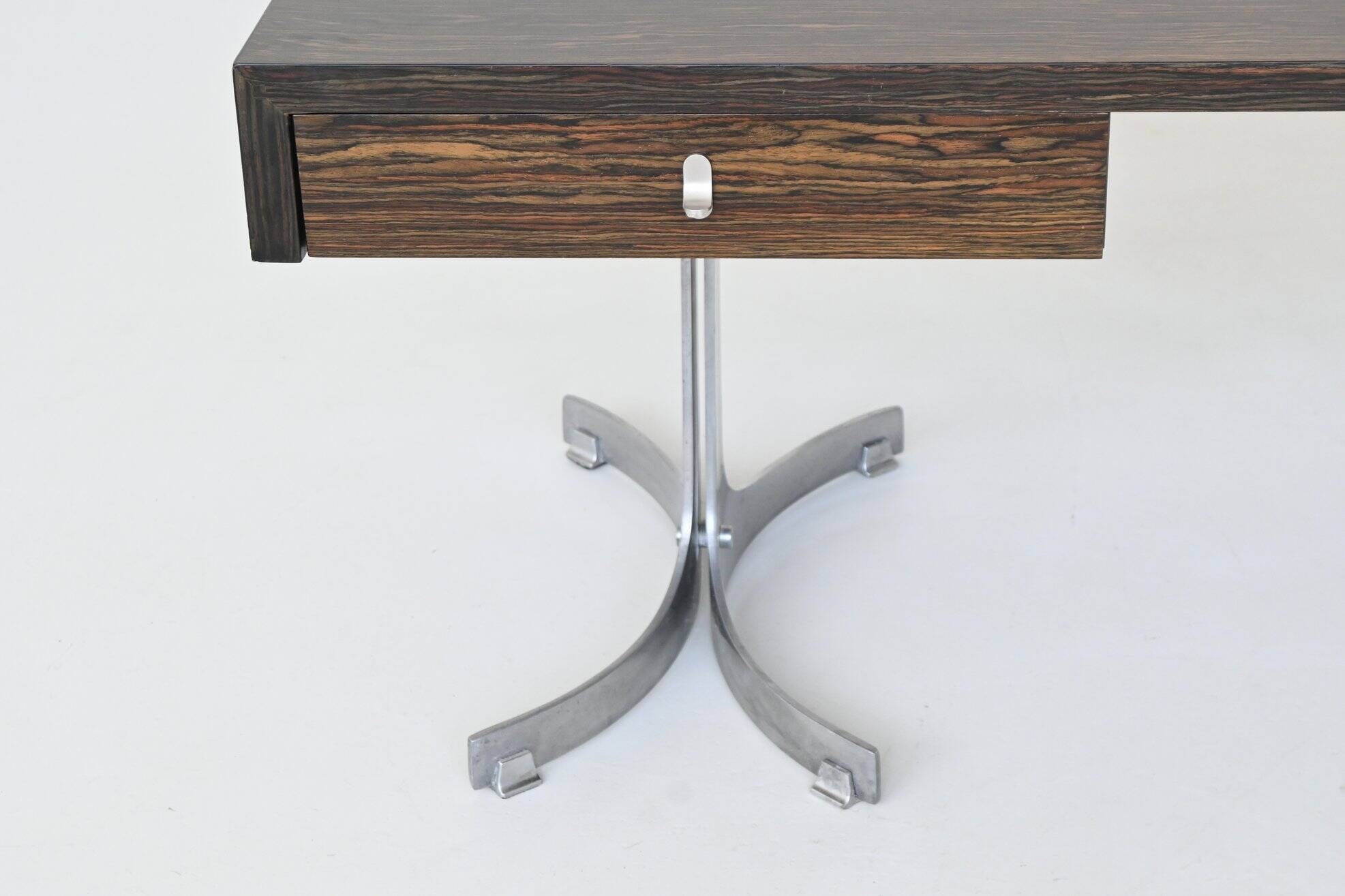 Trau Arredamenti Metallici S.P.A. large desk in rosewood Italy 1960