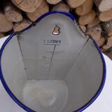 Enamelled tin fountain