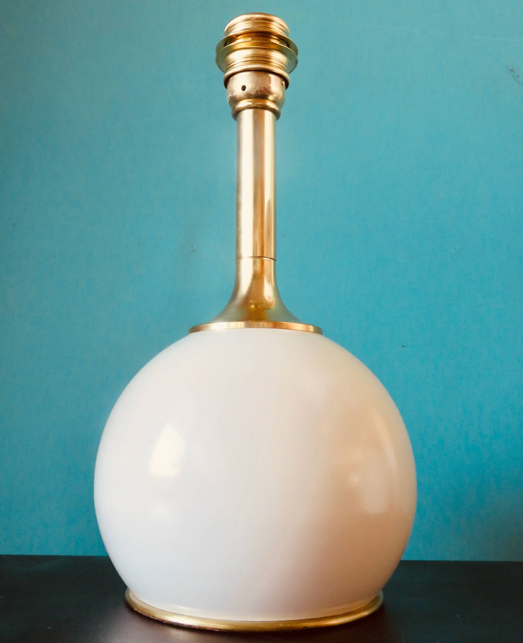 Pair of bedside lamps in brass and ecru lacquered metal, Denmark 1960