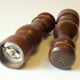 1970s salt and pepper shaker made of wood and metal - set of 2, complete usuable, vintage