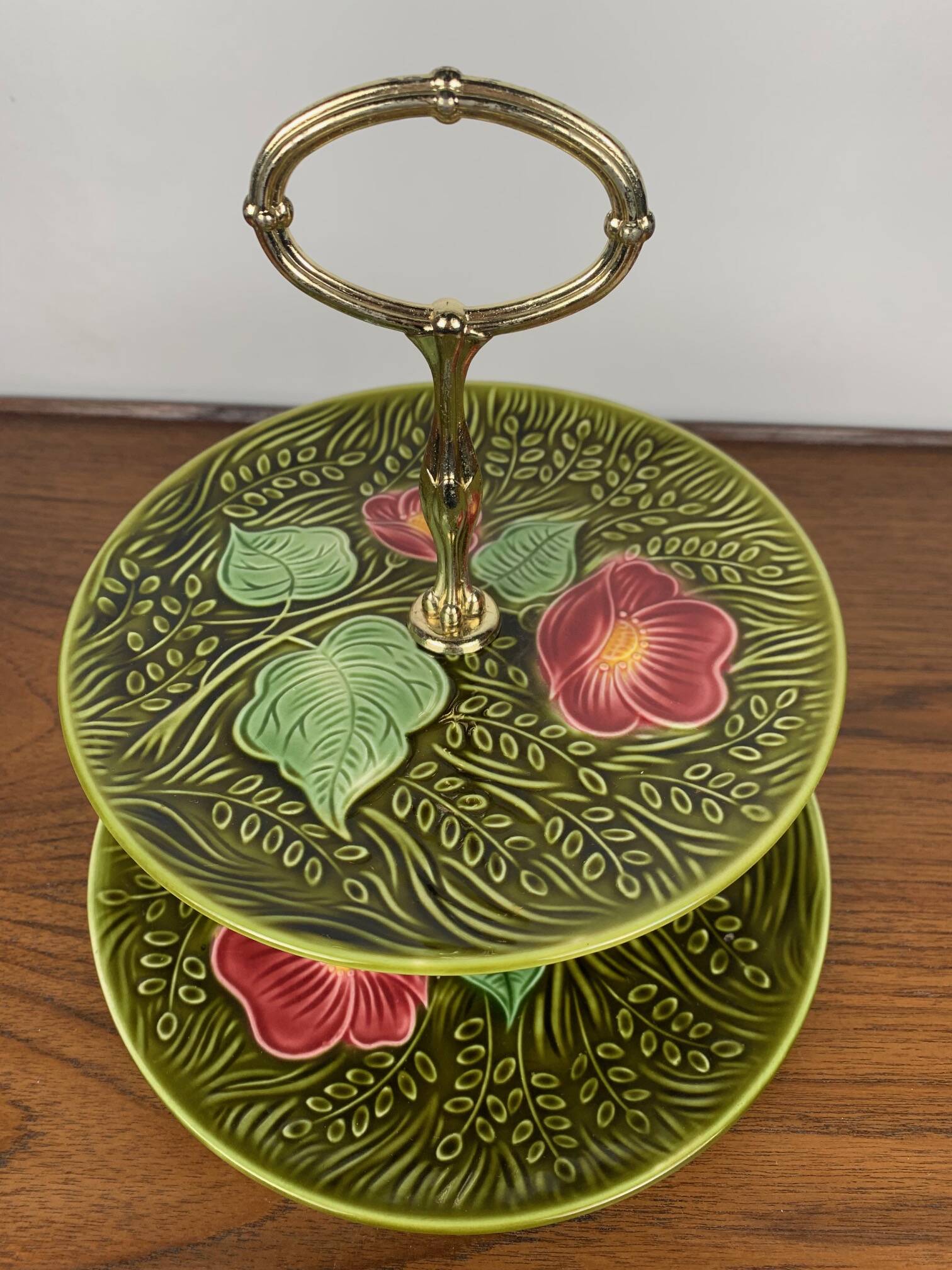 2-tiered majolica server/tray, Sarreguemines, early 20th century