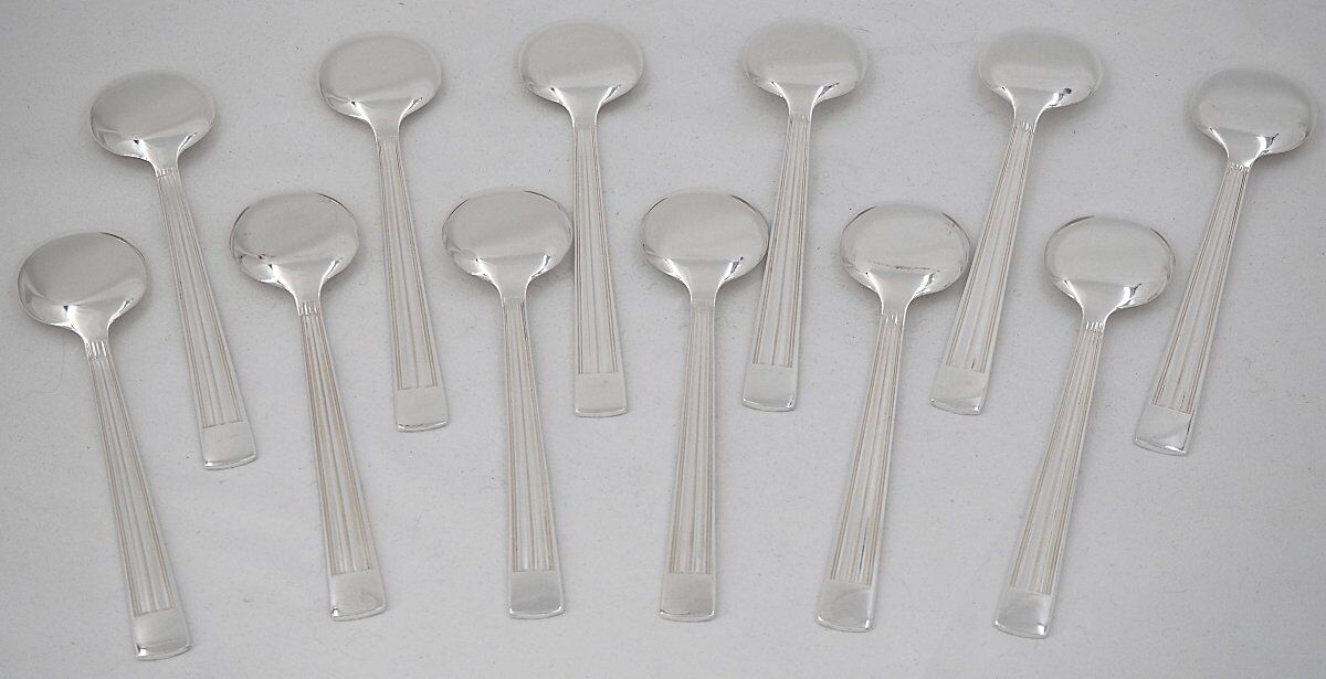 Christofle Mira, Ondulation, 12 spoons, silver-plated ice scoops, excellent condition.