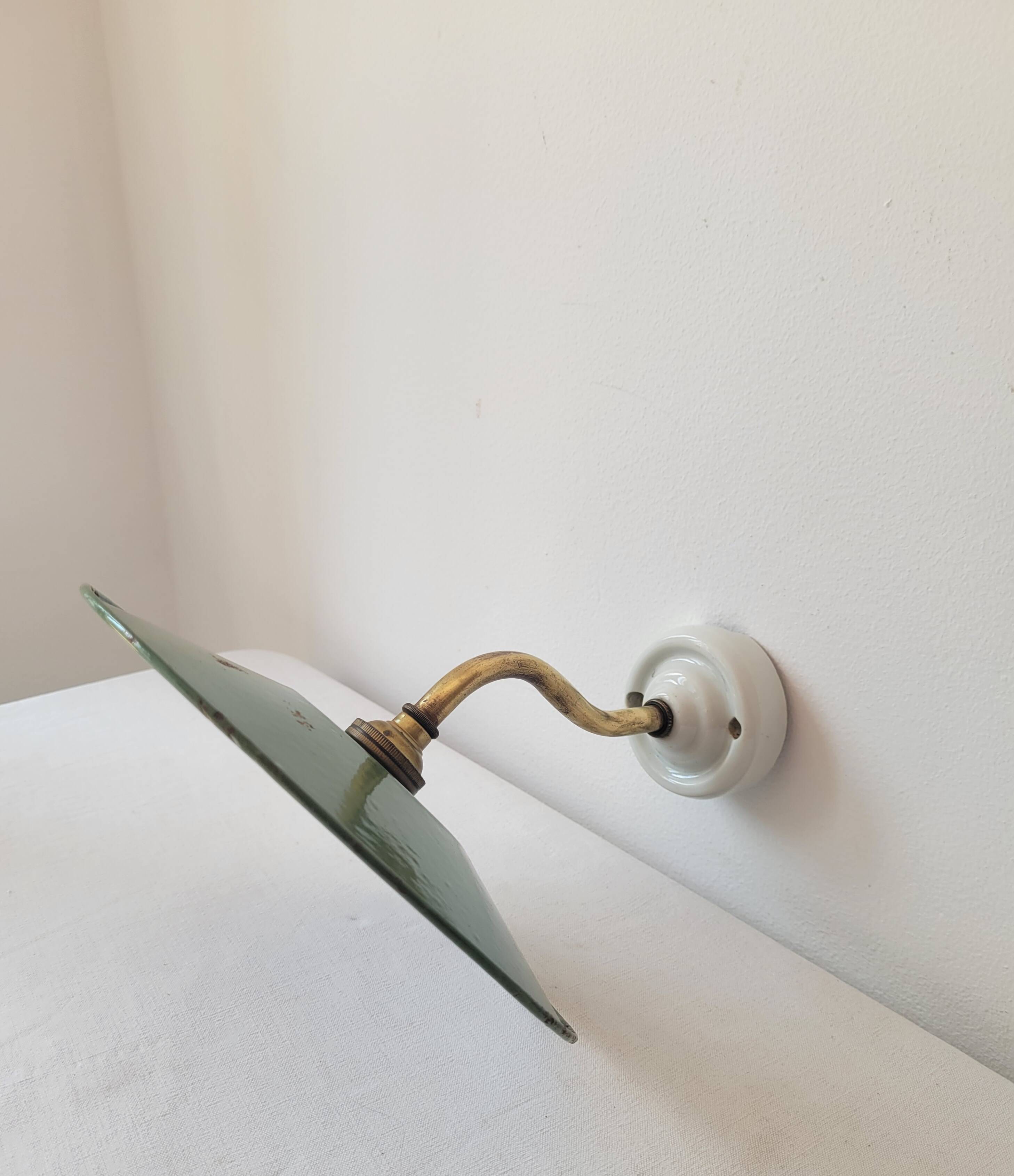 Swan neck wall light in enameled sheet metal