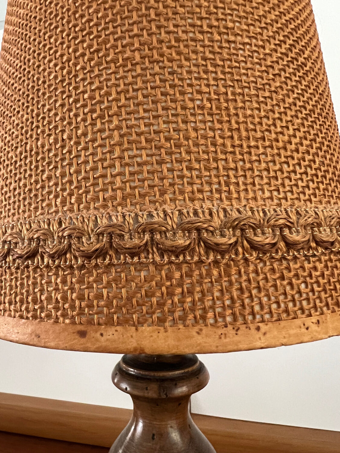 Vintage turned foot lamp