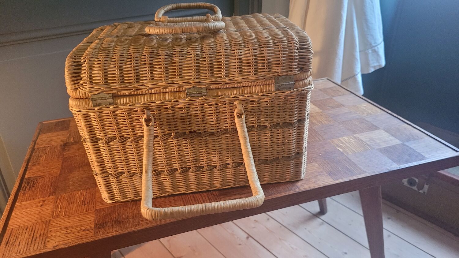 Rattan suitcase 70's