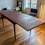 Scandinavian table with extensions