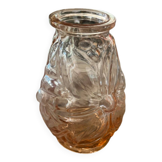 Vase rose en verre ciselé