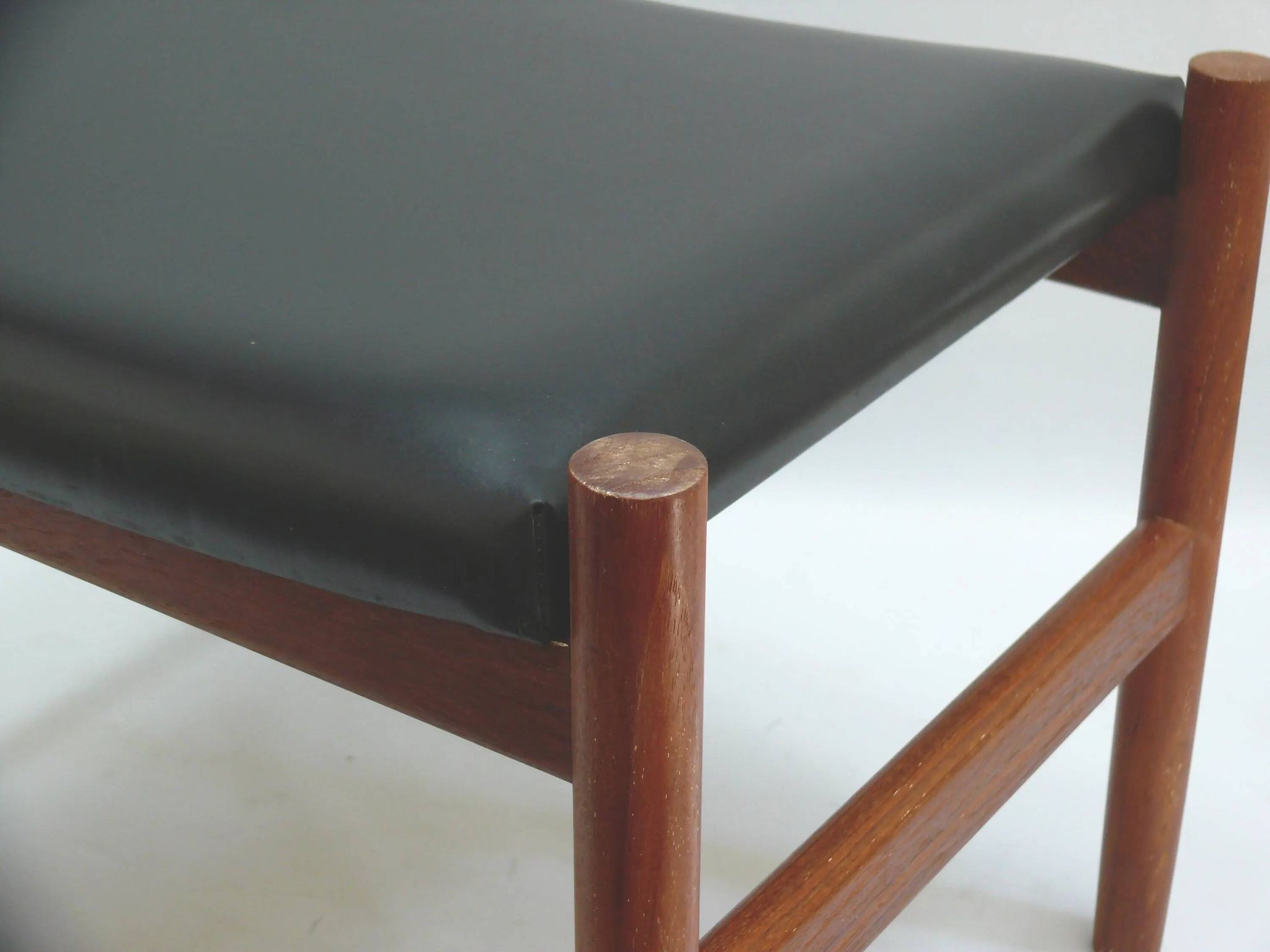 Ottoman - tabouret, teck - simili cuir, Spottrup Danemark - années 1960