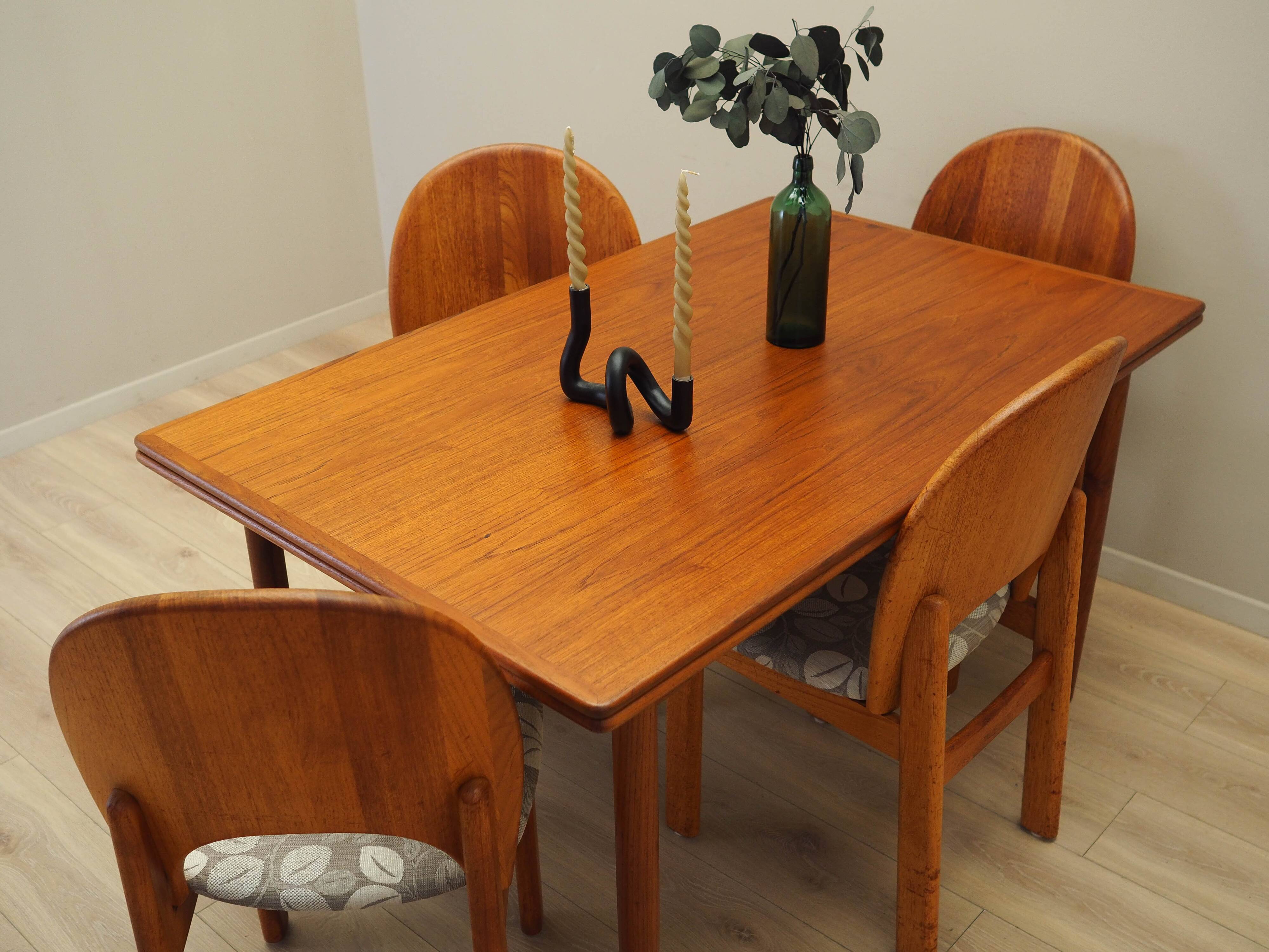 Teak table, Danish design, 1970s, manufactured in Denmark
