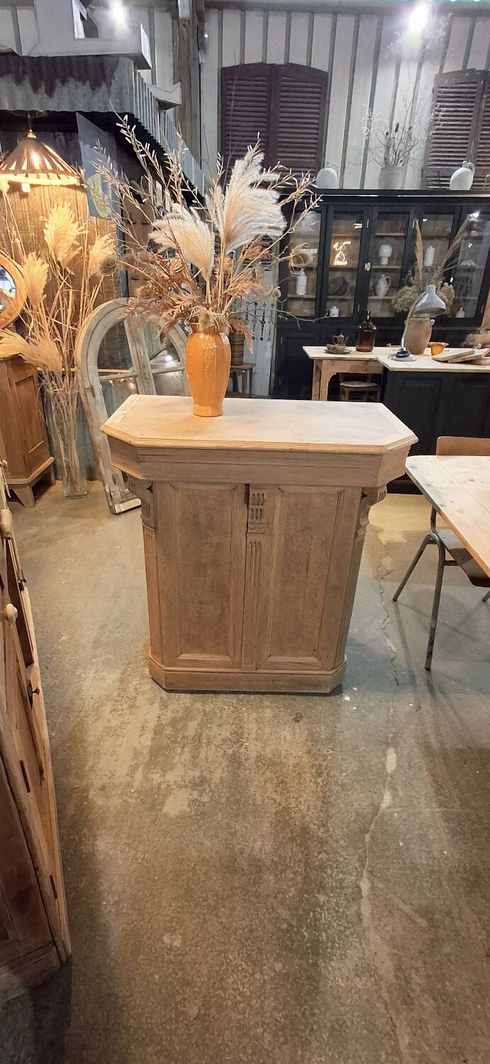 Antique counter