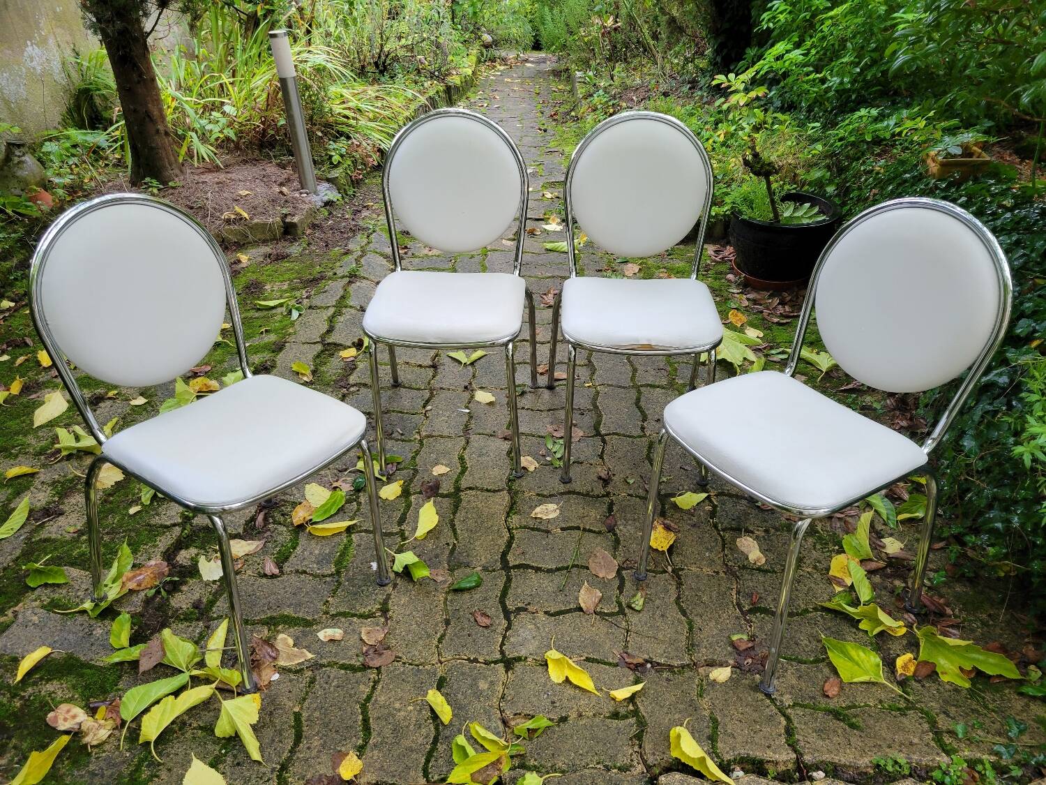 4 skai chairs