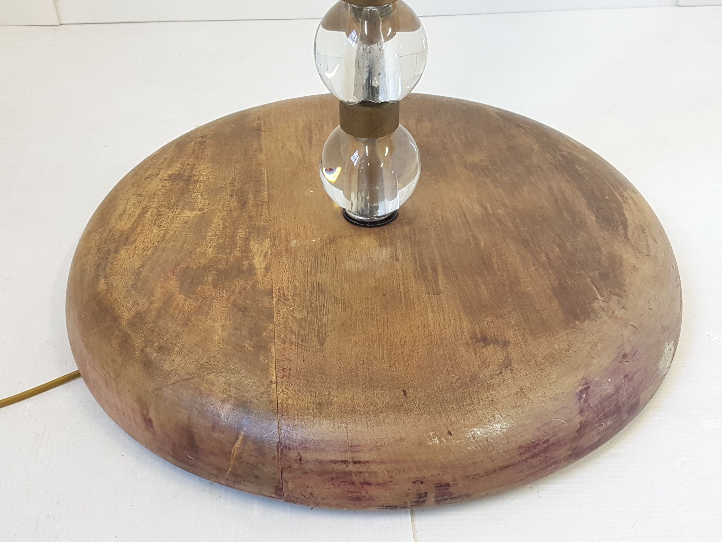 Art deco floor lamp in oak and glass