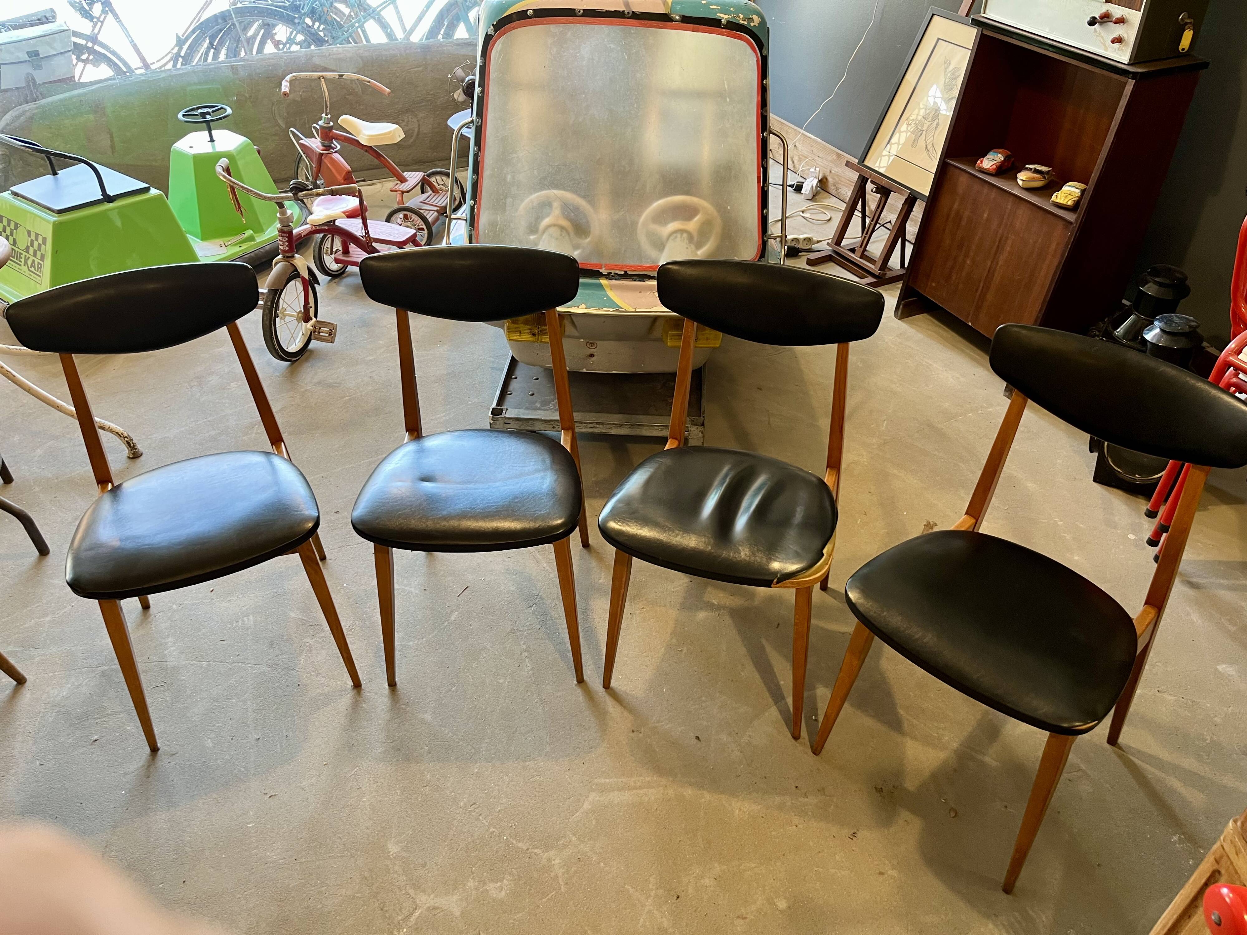 4 anciennes chaise style scandinave
