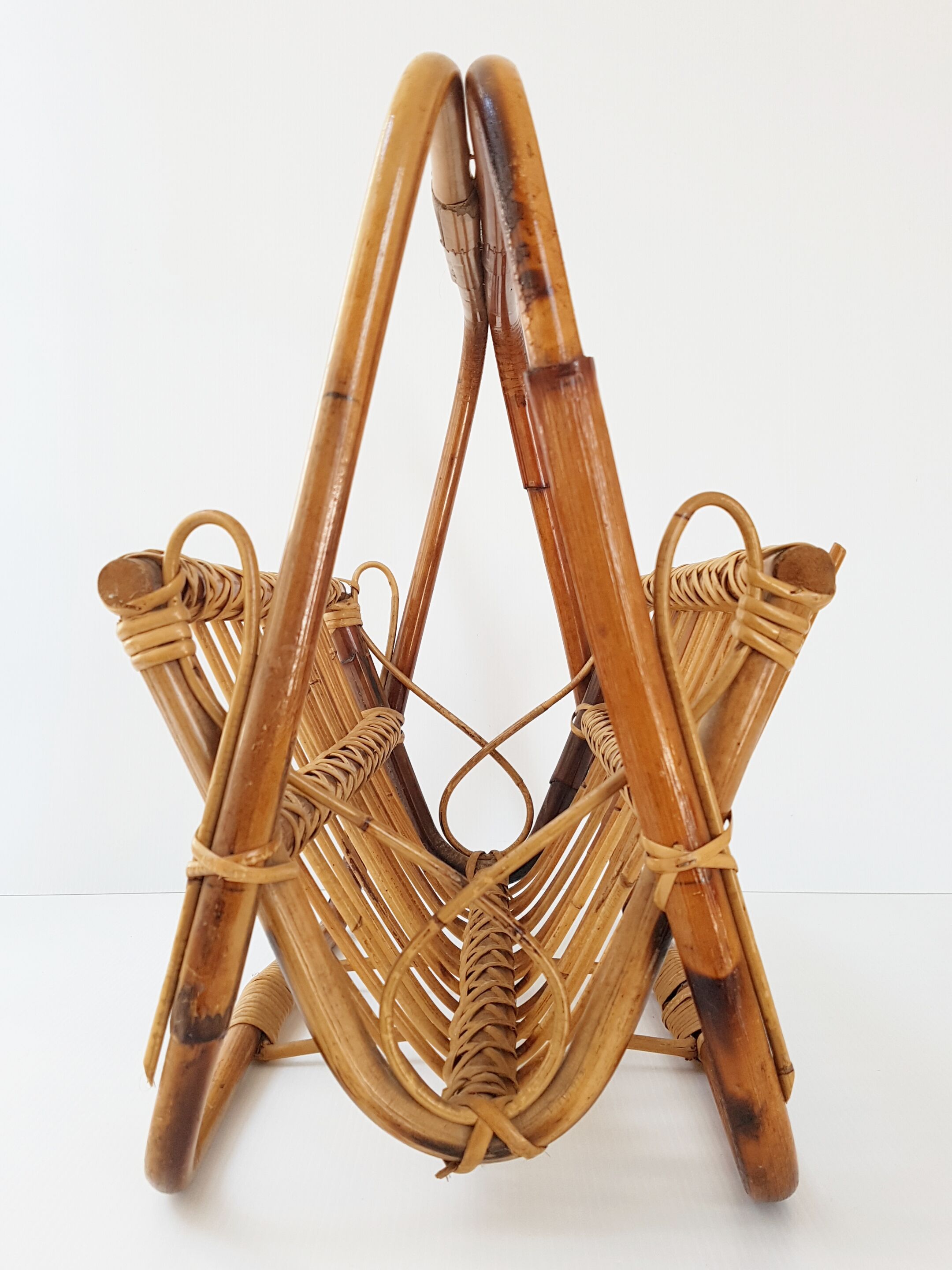 Magazine rack wicker 1960