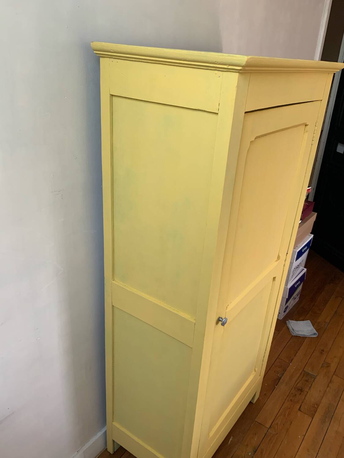 Small Parisian wardrobe