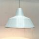 Suspension en émail danoise milieu du siècle de Louis Poulsen, années 1960