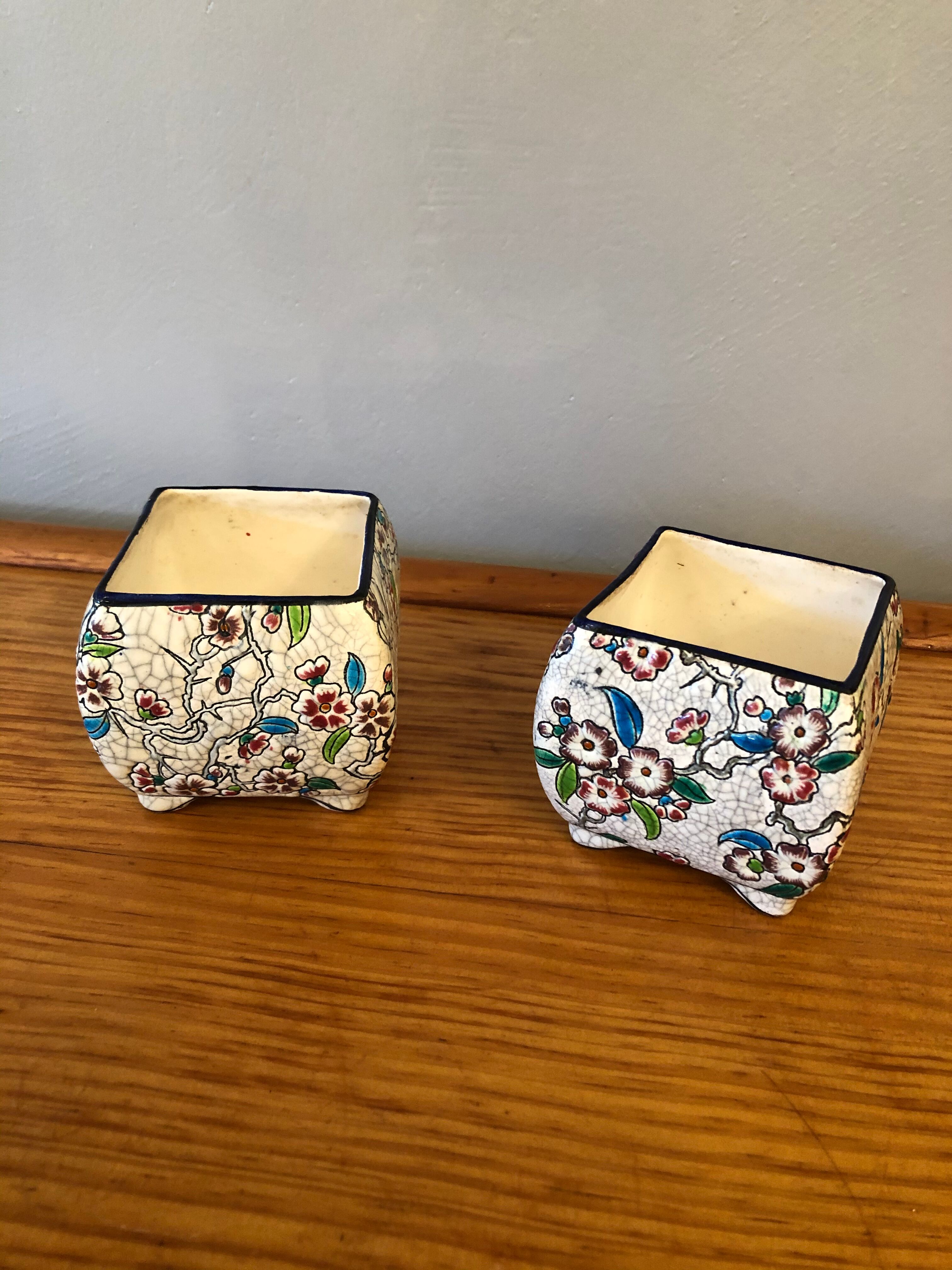 Longwy pot covers duo